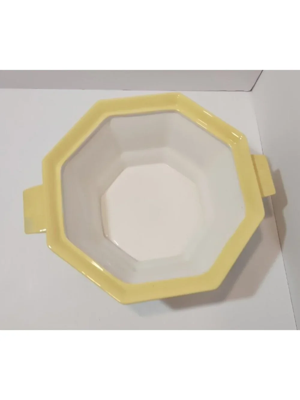 Vtg Independence Ironstone Daffodil Yellow Covered Serving Bowl/Casserole